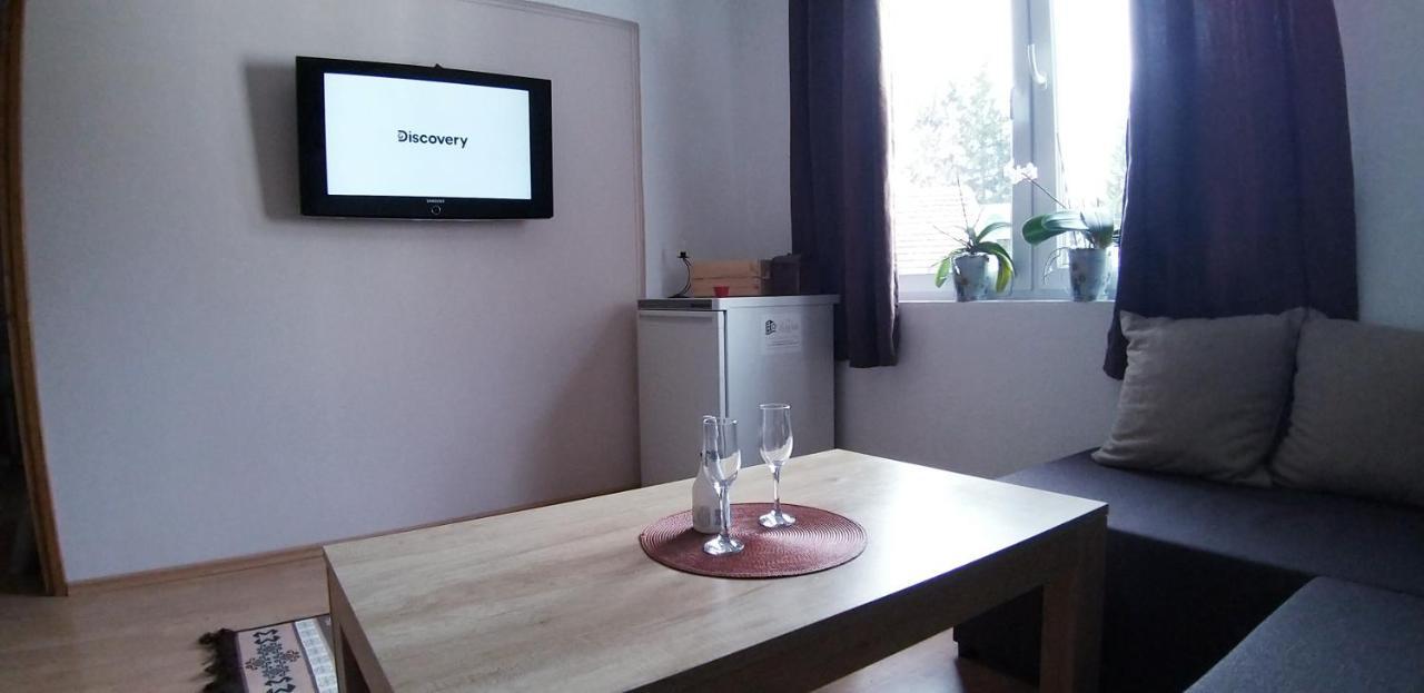 Apartment Sajra Kulen Vakuf Luaran gambar