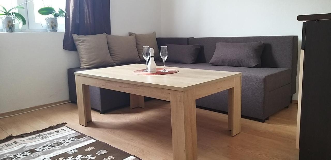 Apartment Sajra Kulen Vakuf Luaran gambar