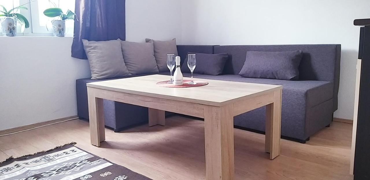 Apartment Sajra Kulen Vakuf Luaran gambar