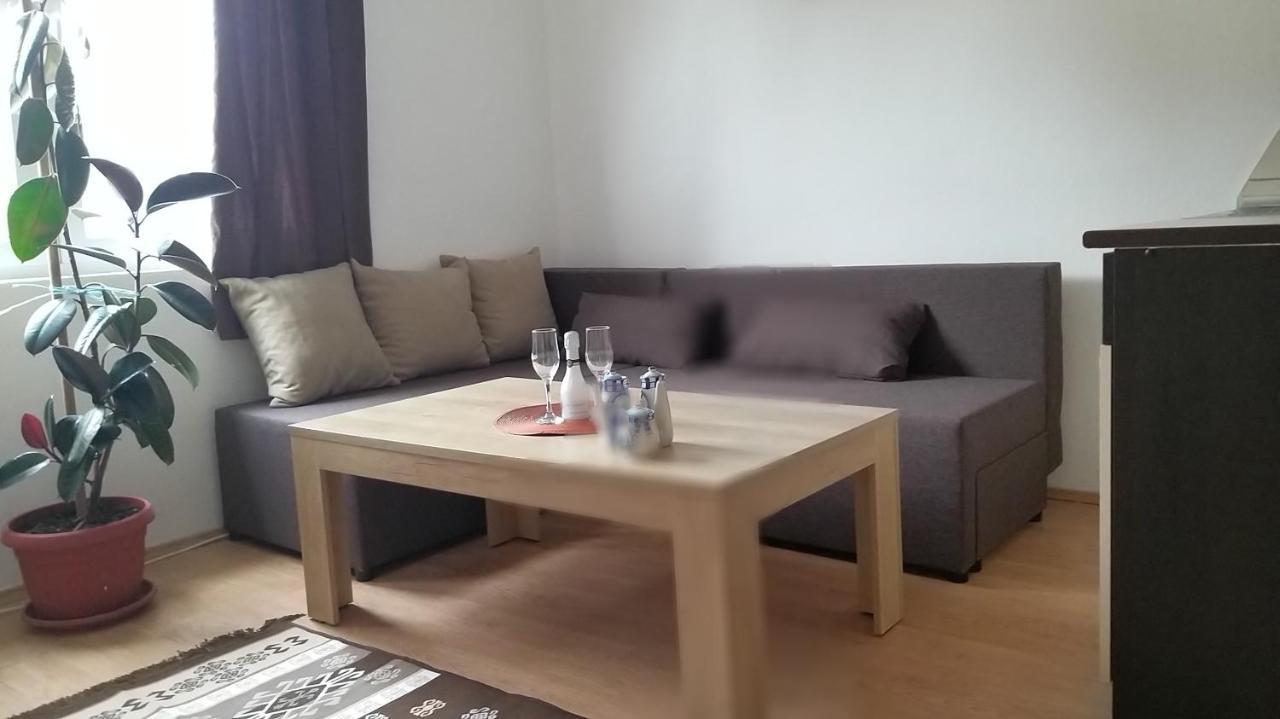 Apartment Sajra Kulen Vakuf Luaran gambar
