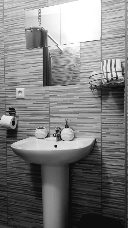 Apartment Sajra Kulen Vakuf Luaran gambar