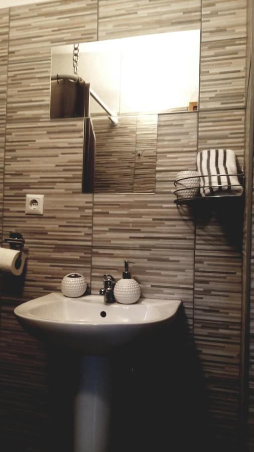 Apartment Sajra Kulen Vakuf Luaran gambar